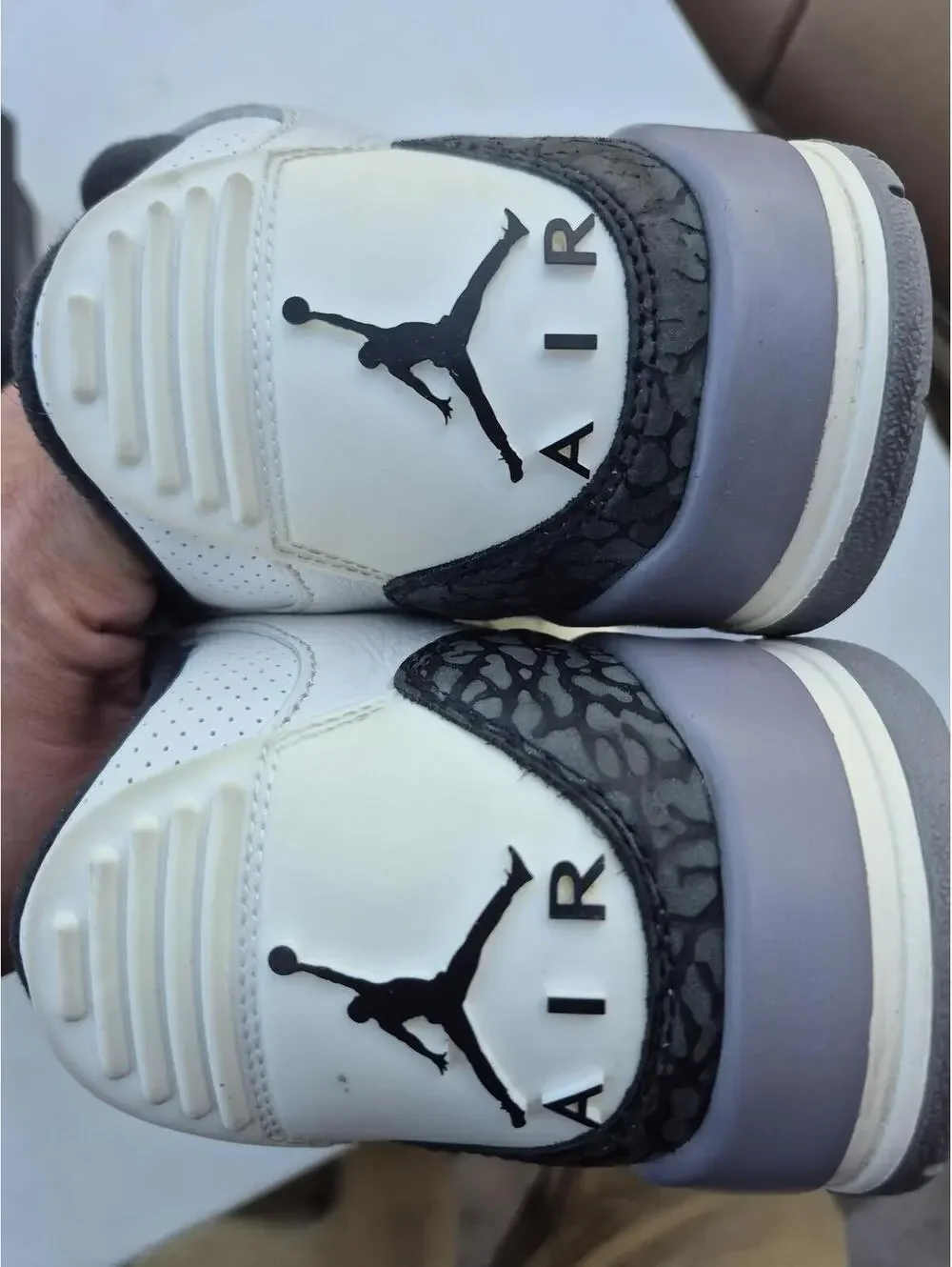 Air Jordan 3 Retro Men's Cement Grey Size 9.5 Pre-owned